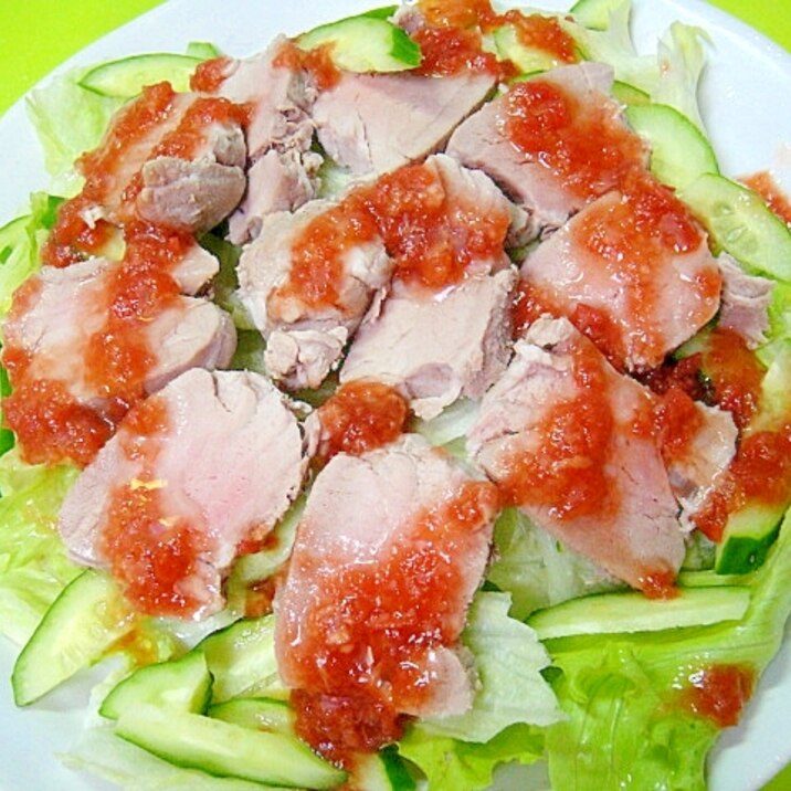 梅生姜ドレッシングでで☆豚ヒレ肉とレタスのサラダ